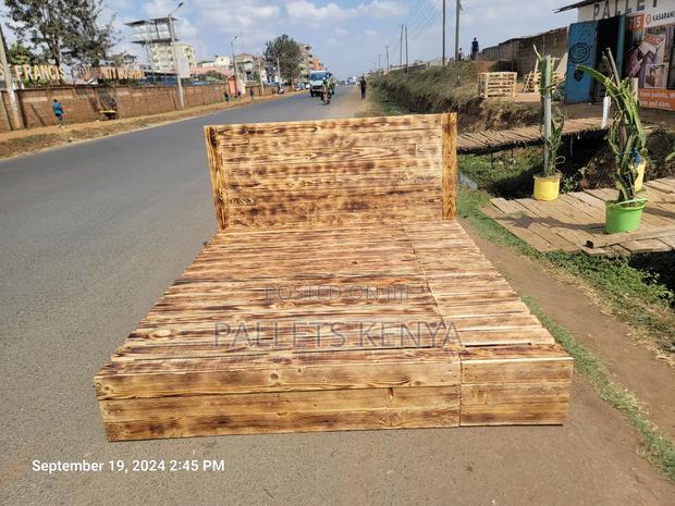 Rustic King Size Pallet Bed - main view