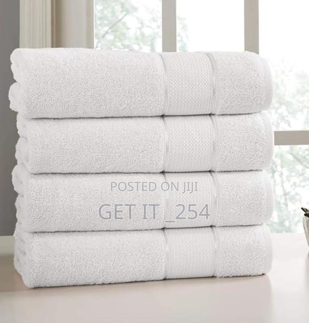 *White Towels*
Heavy Quality
Prestige Towel Size:90*165c - thumbnail 2