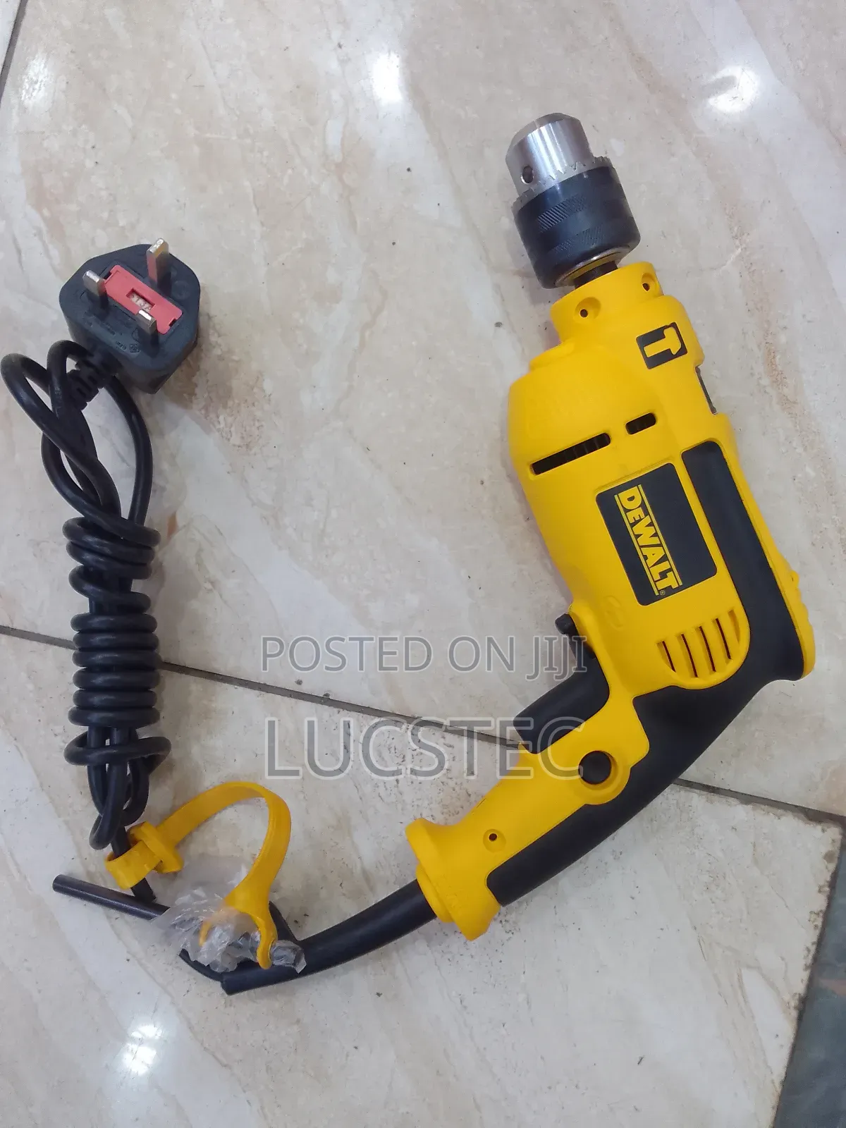 Dewalt DWD024 Percussion Drill 750W