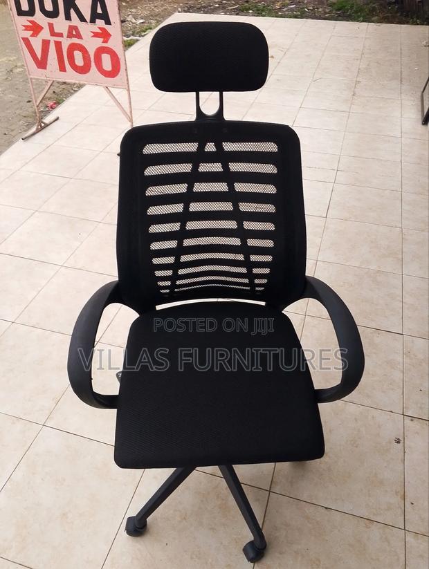 Adjustable Headrest Chair