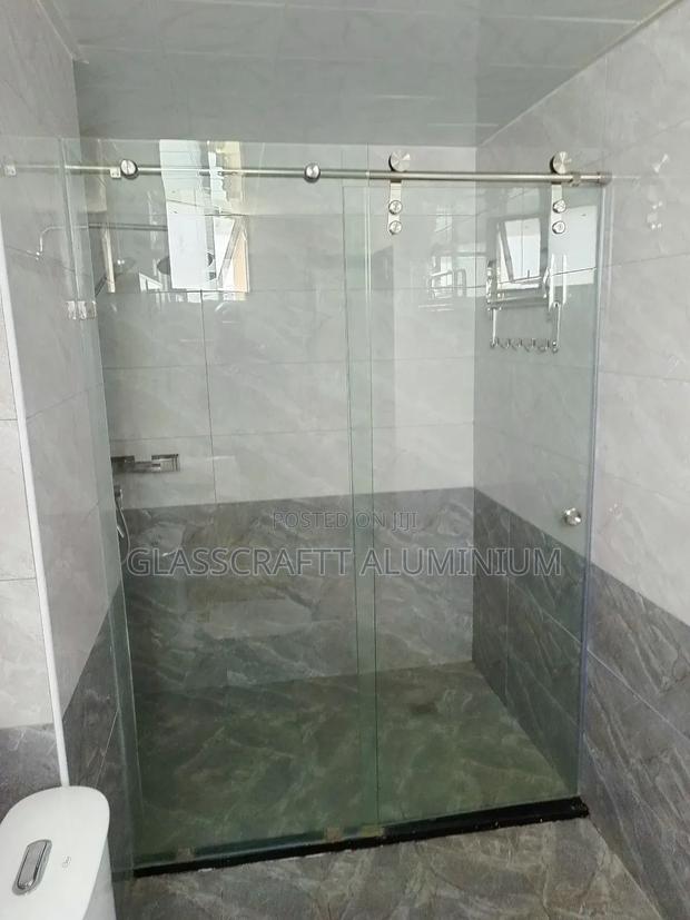 Framless Sliding Cubicle - thumbnail 4