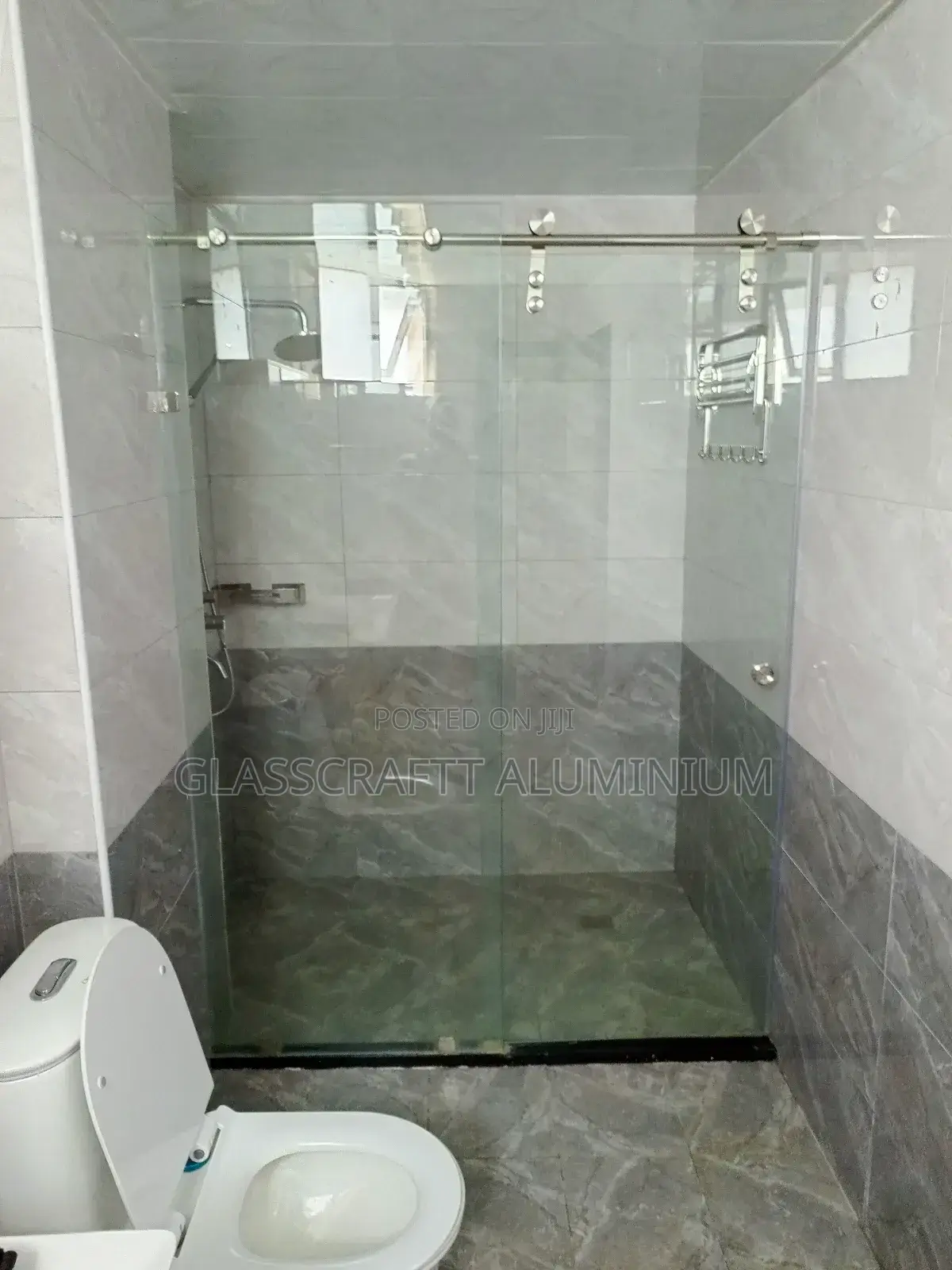 Framless Sliding Cubicle