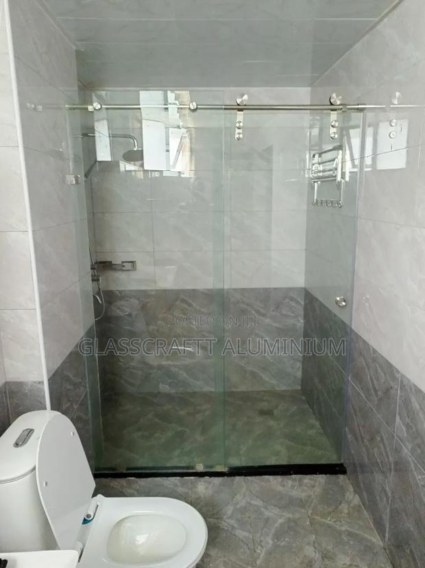 Framless Sliding Cubicle - thumbnail 5
