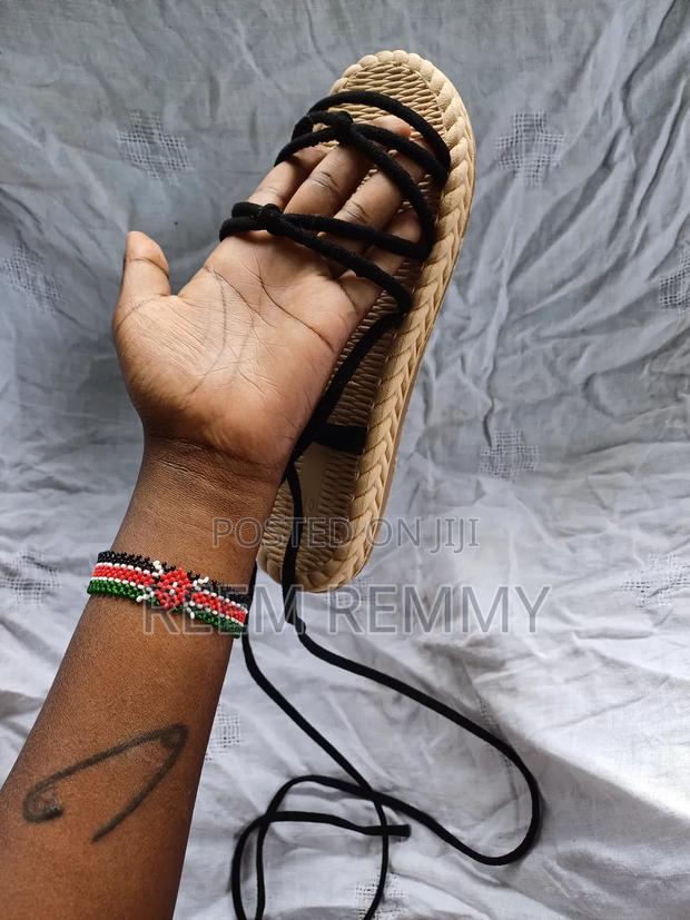 Flat Lace Up Sandals - thumbnail 3