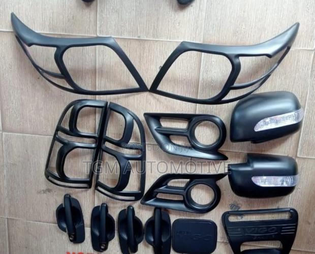 Complete Set Black Chrome Kit Hilux Vigo