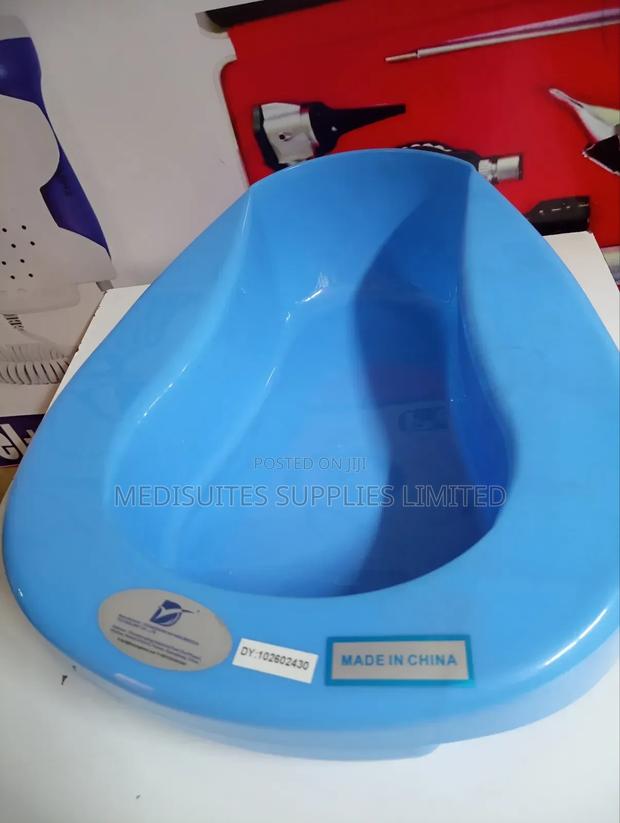 Blue Plastic Bed Pan - thumbnail 2