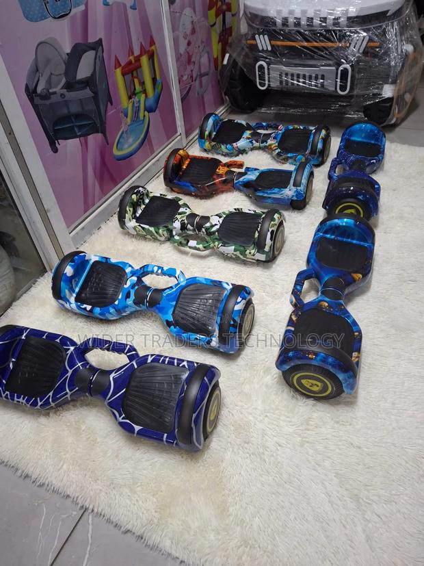 Hoverboards Size 6.5"
Has Bluetooth Connectivity - main view