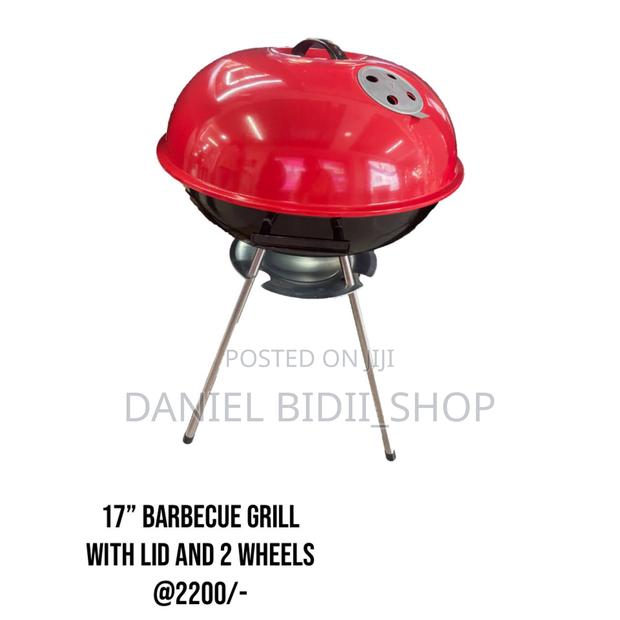 Barbecue Grill With Lid and 2 Wheels 17 Inch - main view