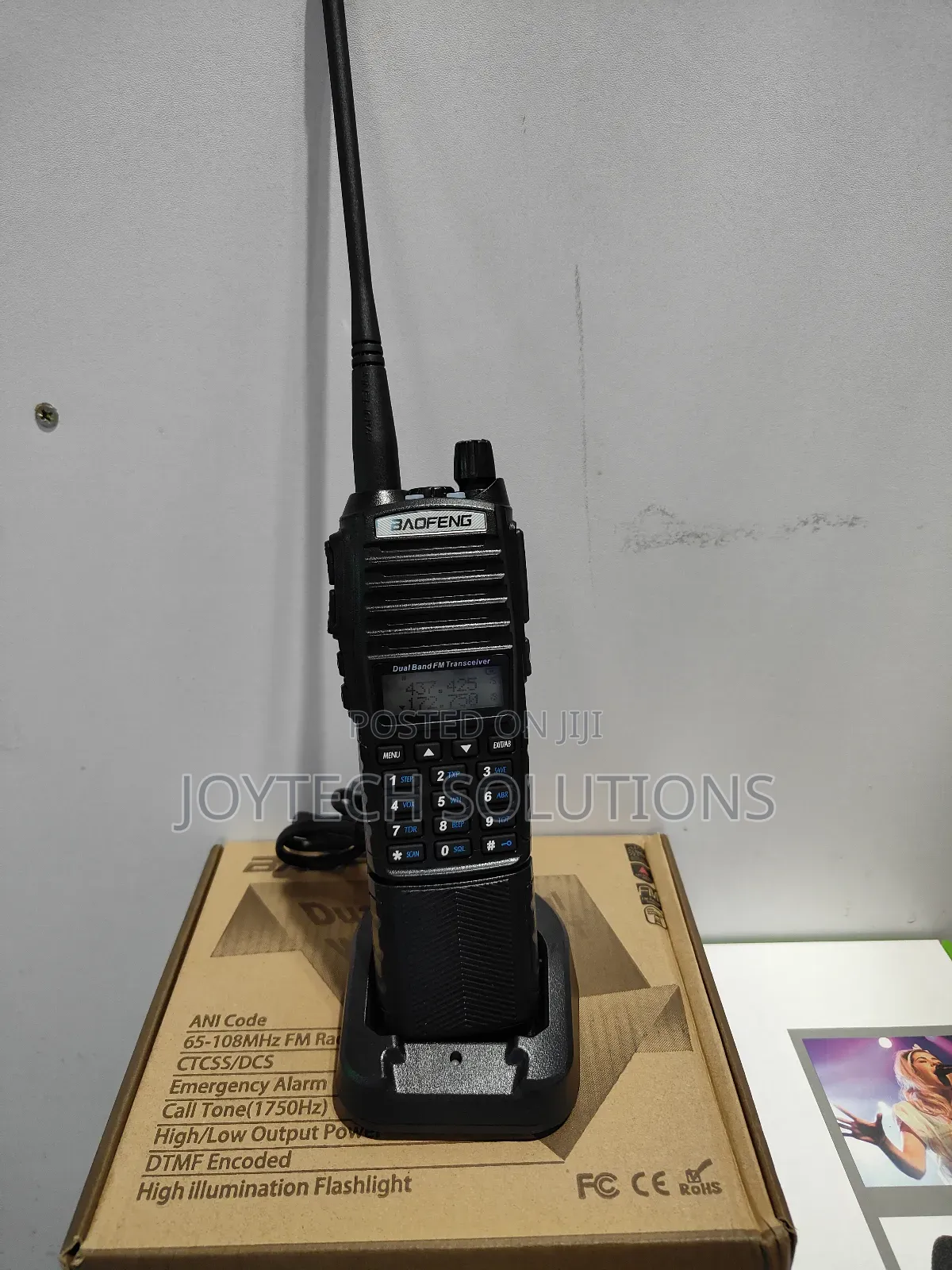 8 Watts Uv 82+ Walkie Talkie.