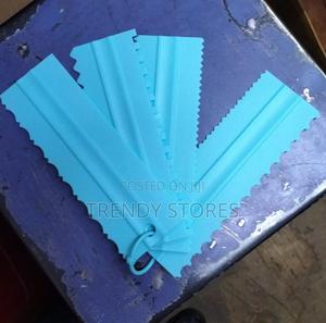 Plastic Cake Scrapper - main view