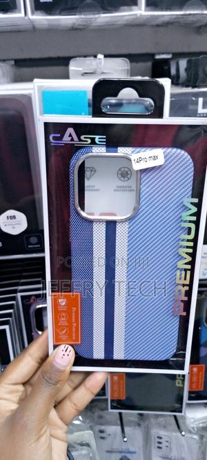 Carbon Fiber iPhone 14 Pro Max Case - thumbnail 2
