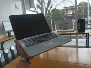 Laptop HP EliteBook 820 8GB Intel Core I5 SSD 256GB