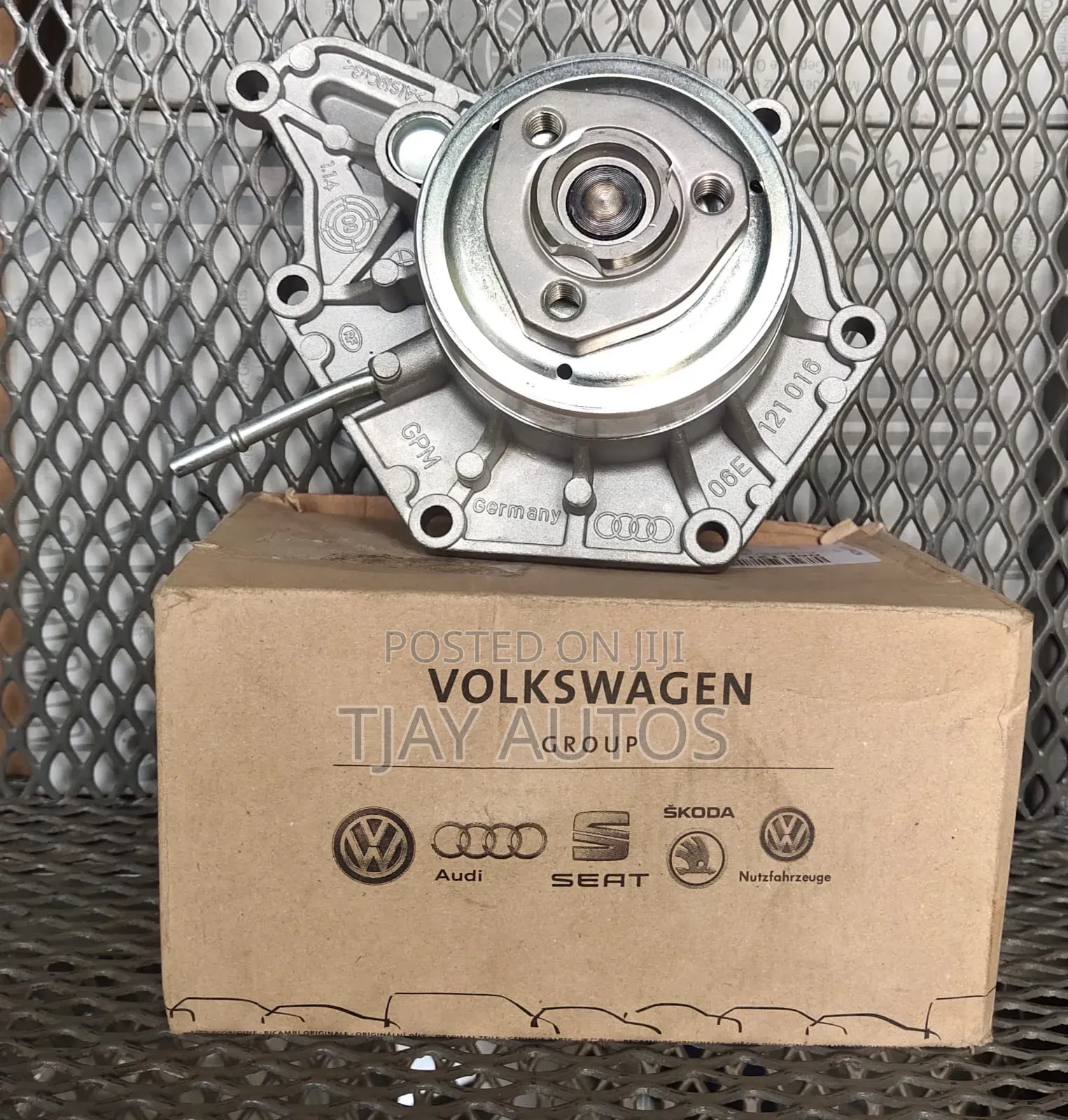 Engine Water Pump 06E121018F for VW and Audi 3.0L 3.2L