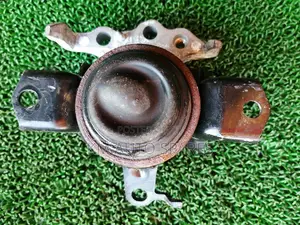 Daihatsu Mira Engine Mount.