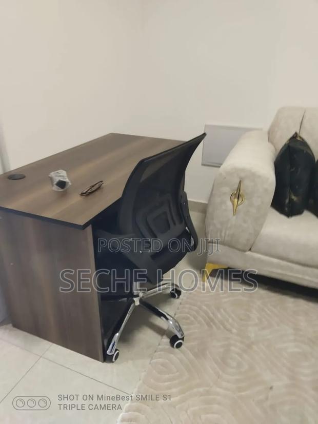 Furnished Studio - thumbnail 3