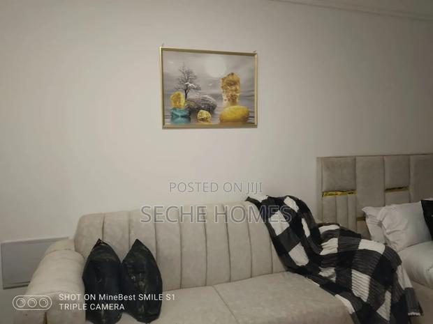 Furnished Studio - thumbnail 8