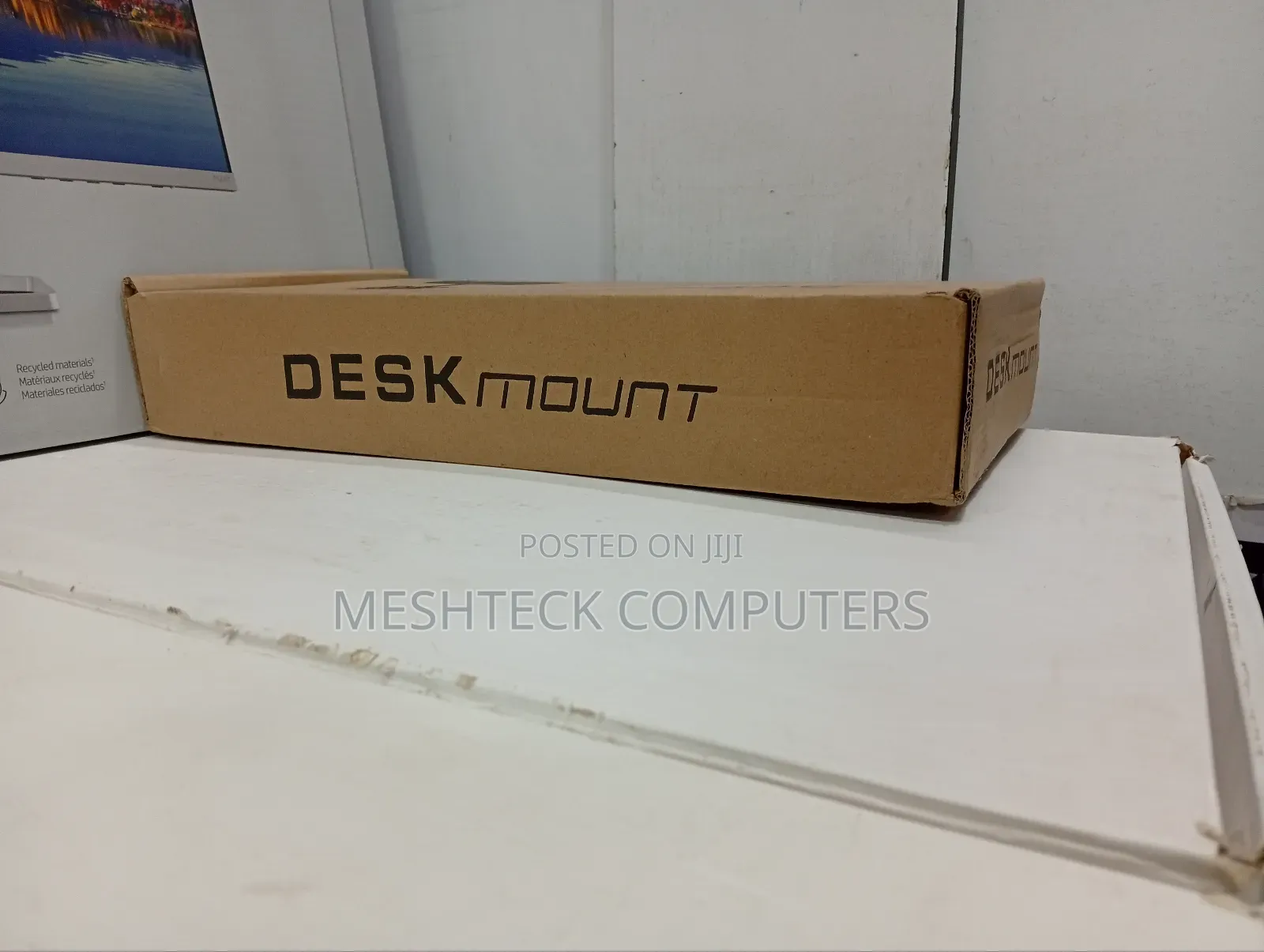 Monitor Single Desk Mount Available