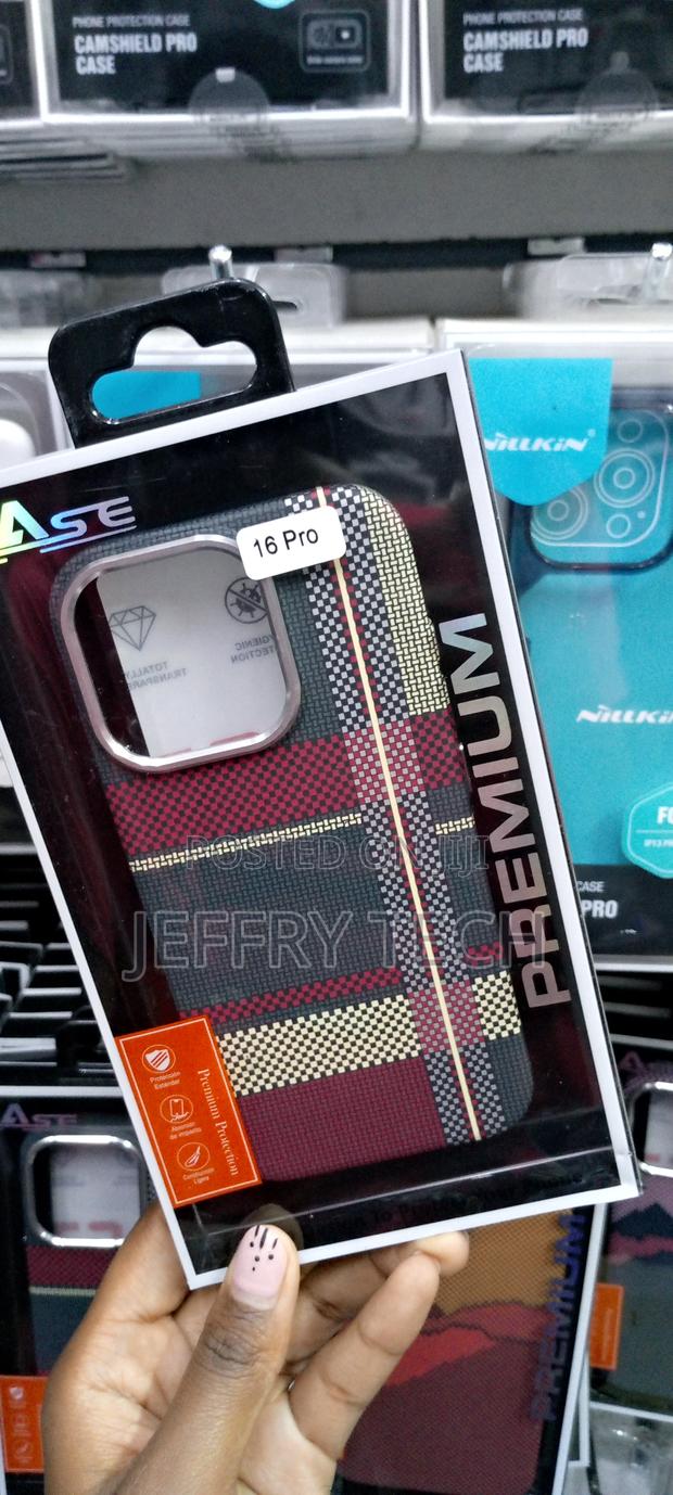 Carbon Fiber Pattern Case for iPhone 16pro - thumbnail 2