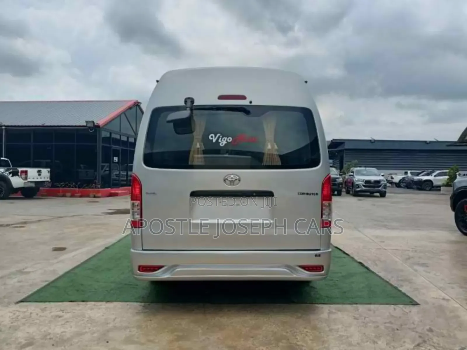 Toyota HiAce 2015 White