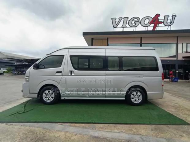 Toyota HiAce 2015 White - thumbnail 5