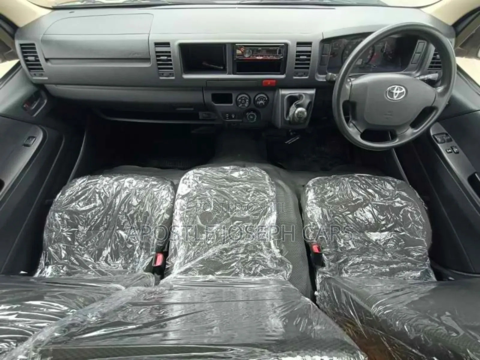 Toyota HiAce 2015 White