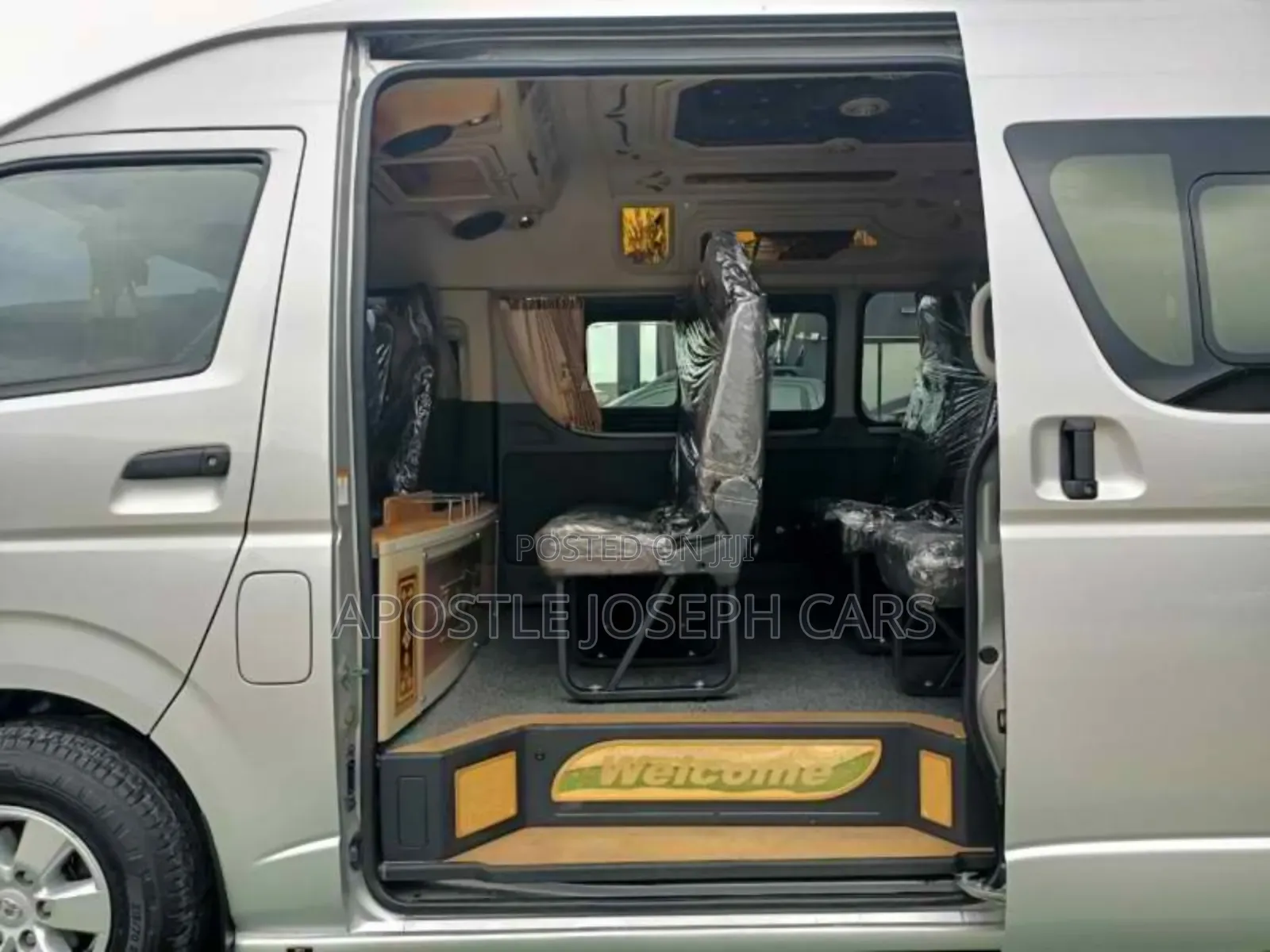 Toyota HiAce 2015 White