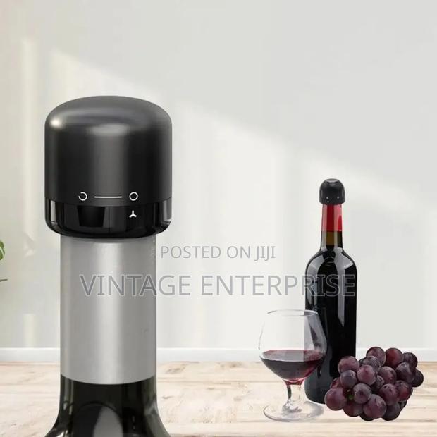 Vacuum Red Wine Bottle Stopper - main view