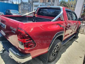 Toyota Hilux 2018 Red