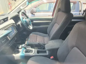 Toyota Hilux 2018 Red