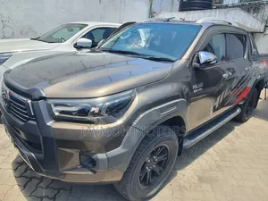 Toyota Hilux 2018 Brown