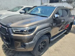Toyota Hilux 2018 Brown