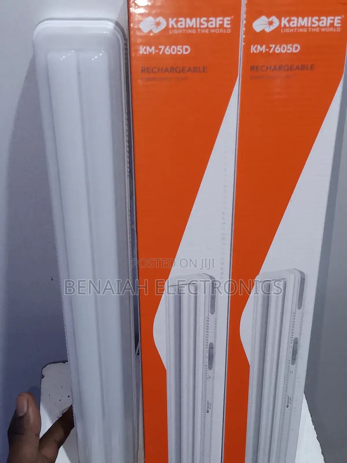 Kamisafe KM-7605D Rechargeable Lamp