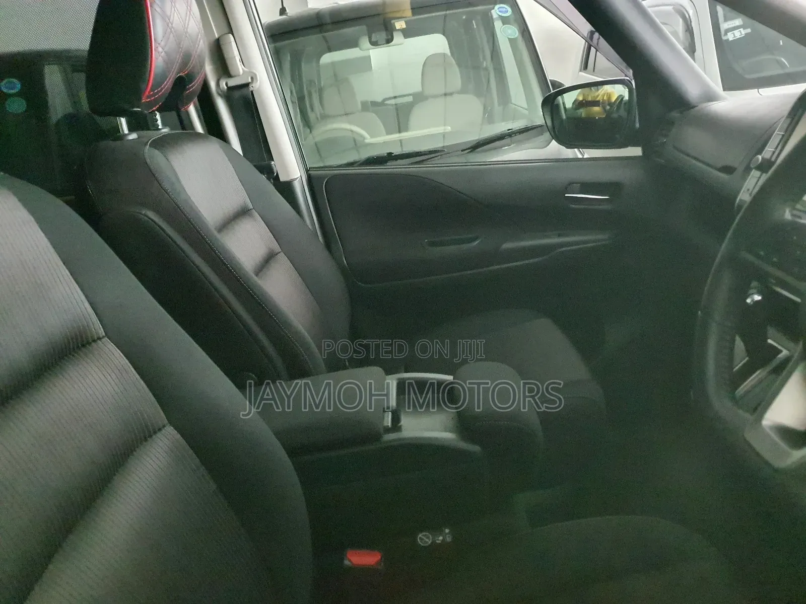 Nissan Serena 2018 Black