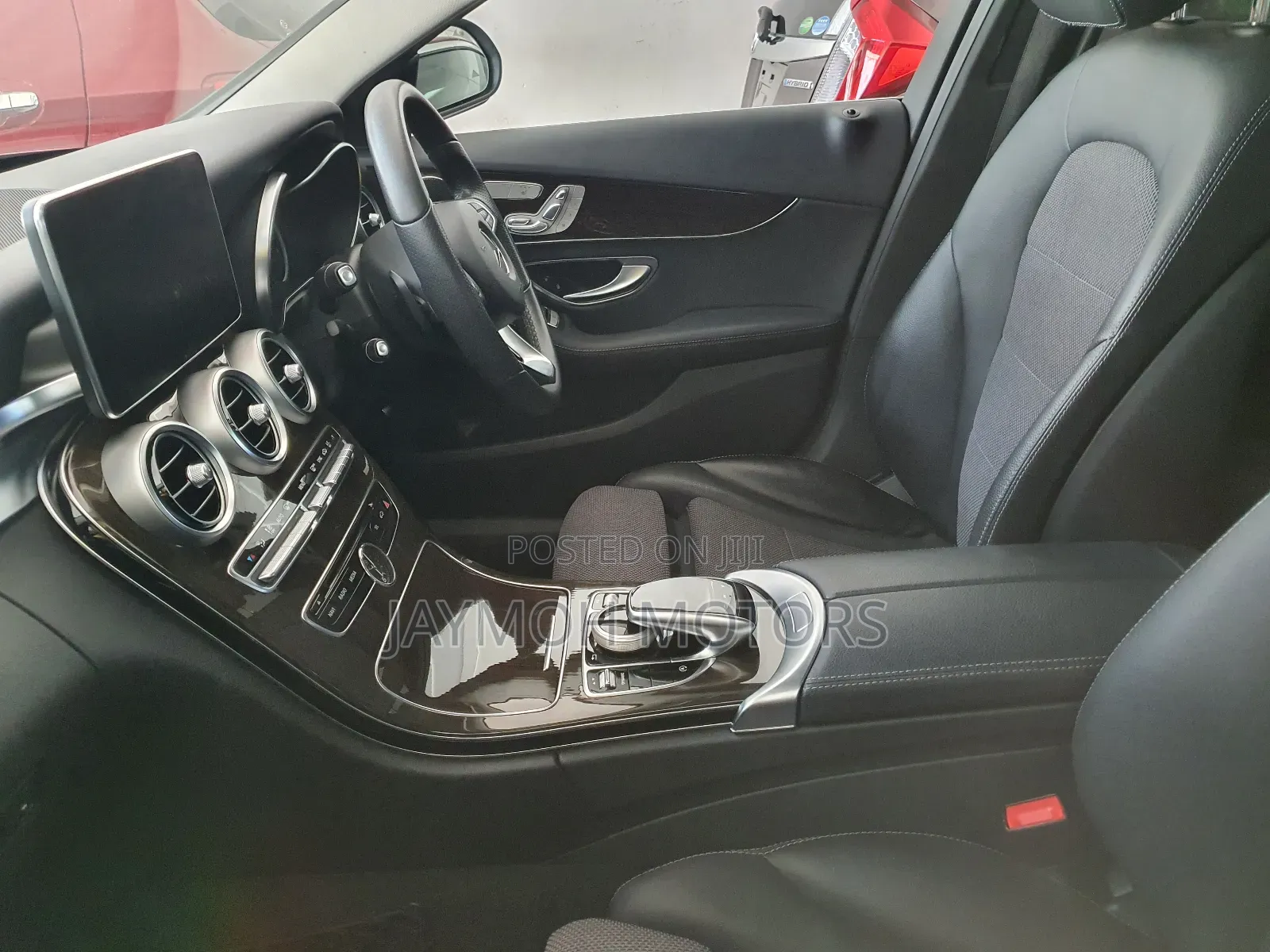 Mercedes-Benz C200 2018 Red