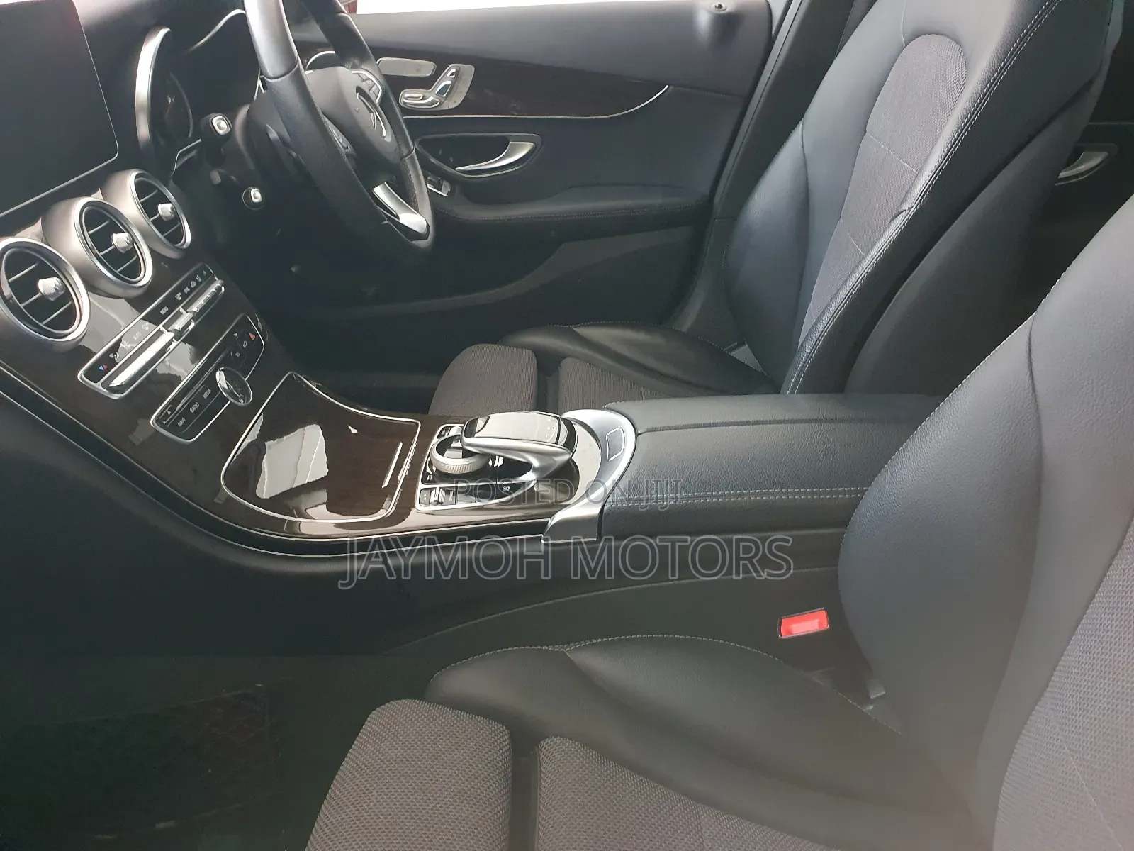 Mercedes-Benz C200 2018 Red