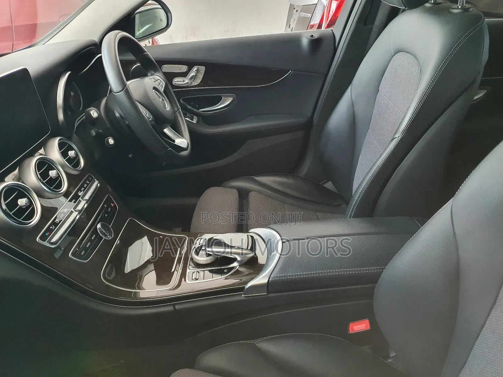 Mercedes-Benz C200 2018 Red