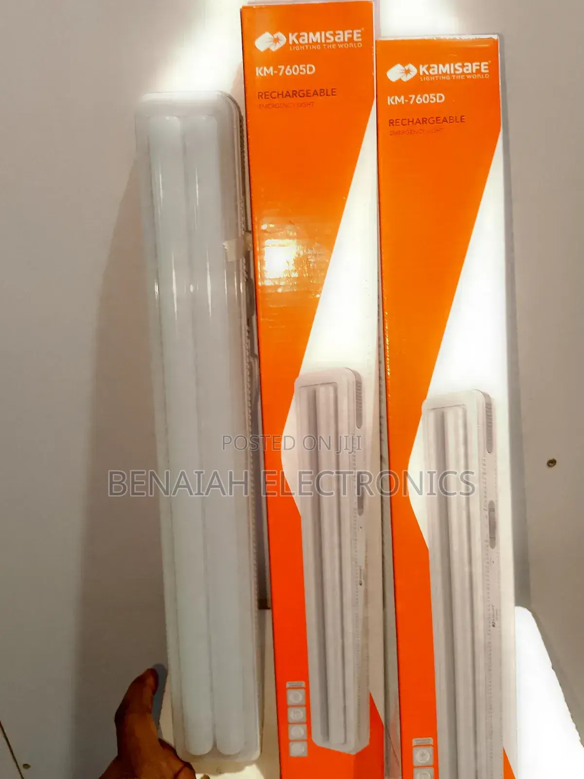 Reliable Kamisafe Rechargeable Lamp.KM-7605D Emergency Light