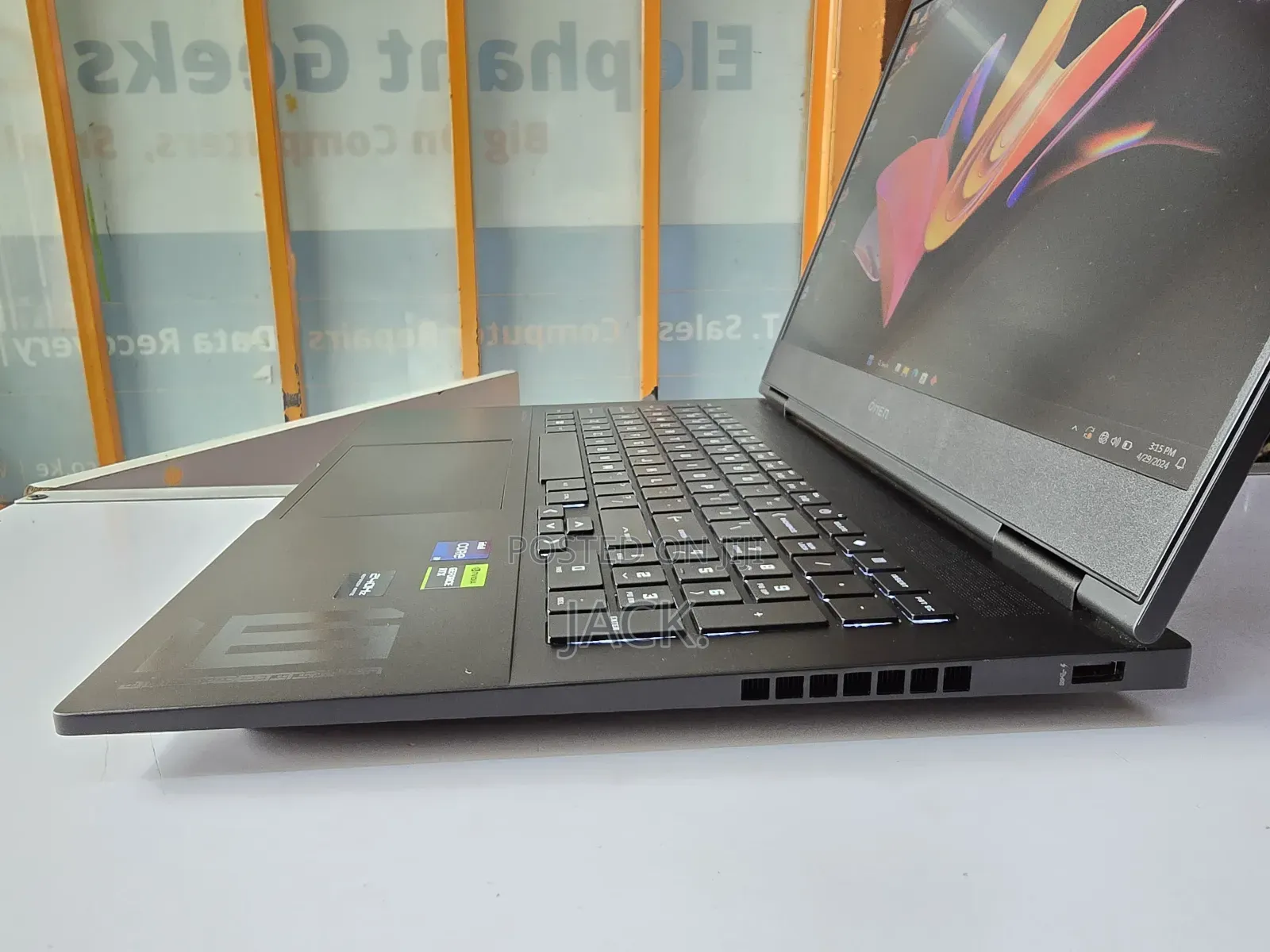 Laptop HP Omen 15-dh002nr 32GB Intel Core i9 SSD 512GB