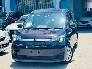 Toyota Spade 1.5 2017 Purple