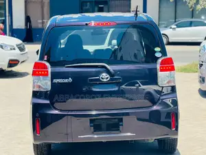 Toyota Spade 1.5 2017 Purple