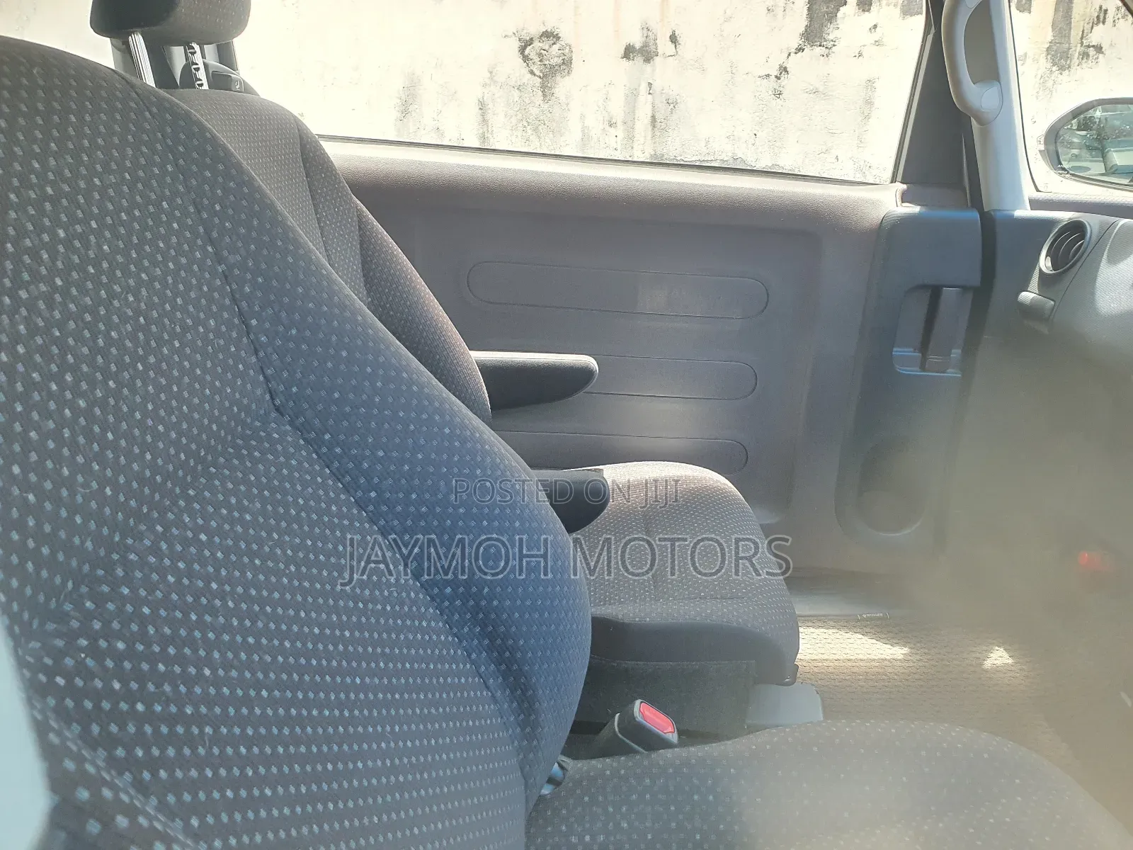 Toyota Spade 2017 Silver