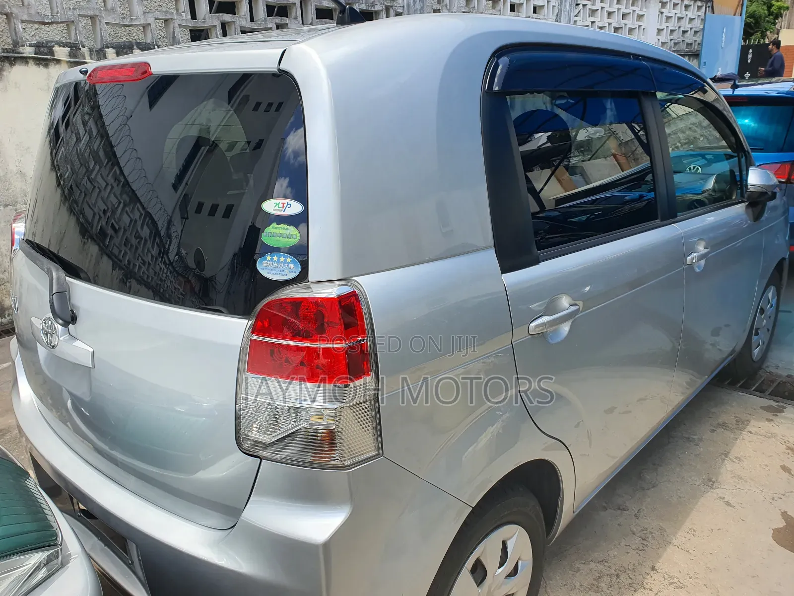 Toyota Spade 2017 Silver