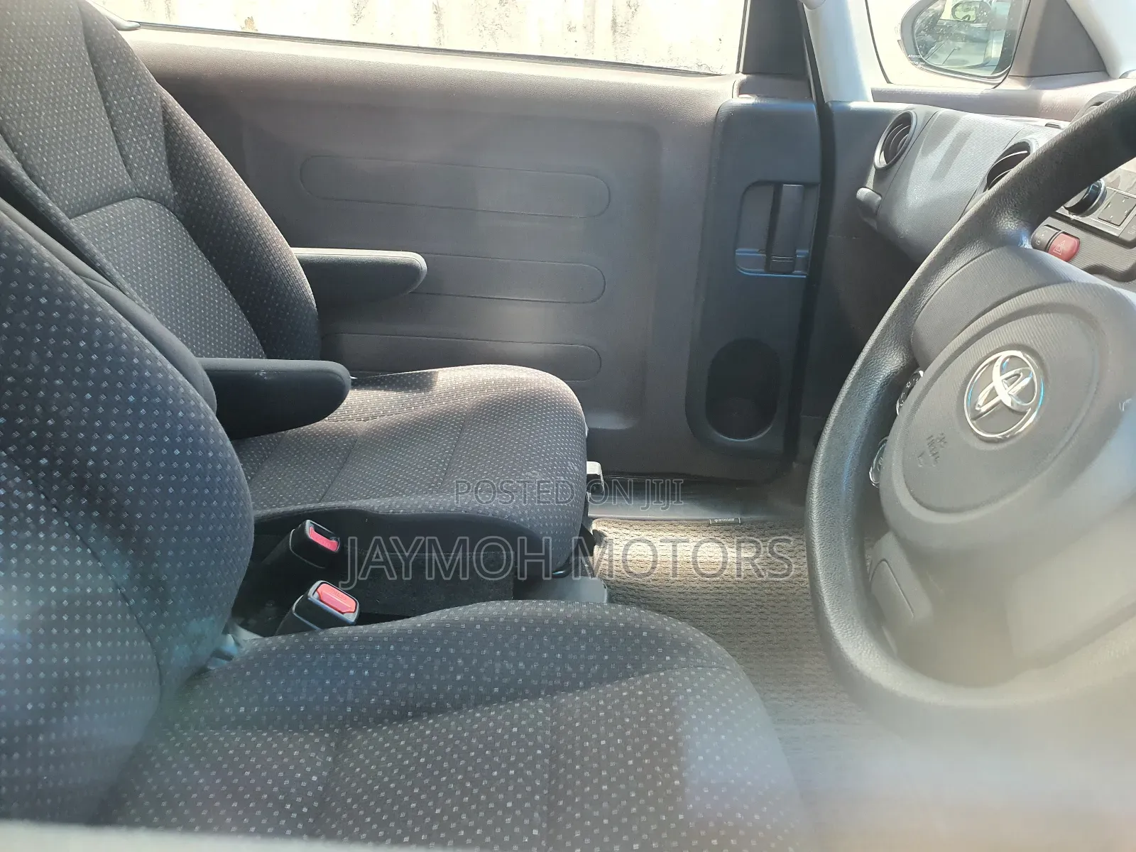 Toyota Spade 2017 Silver