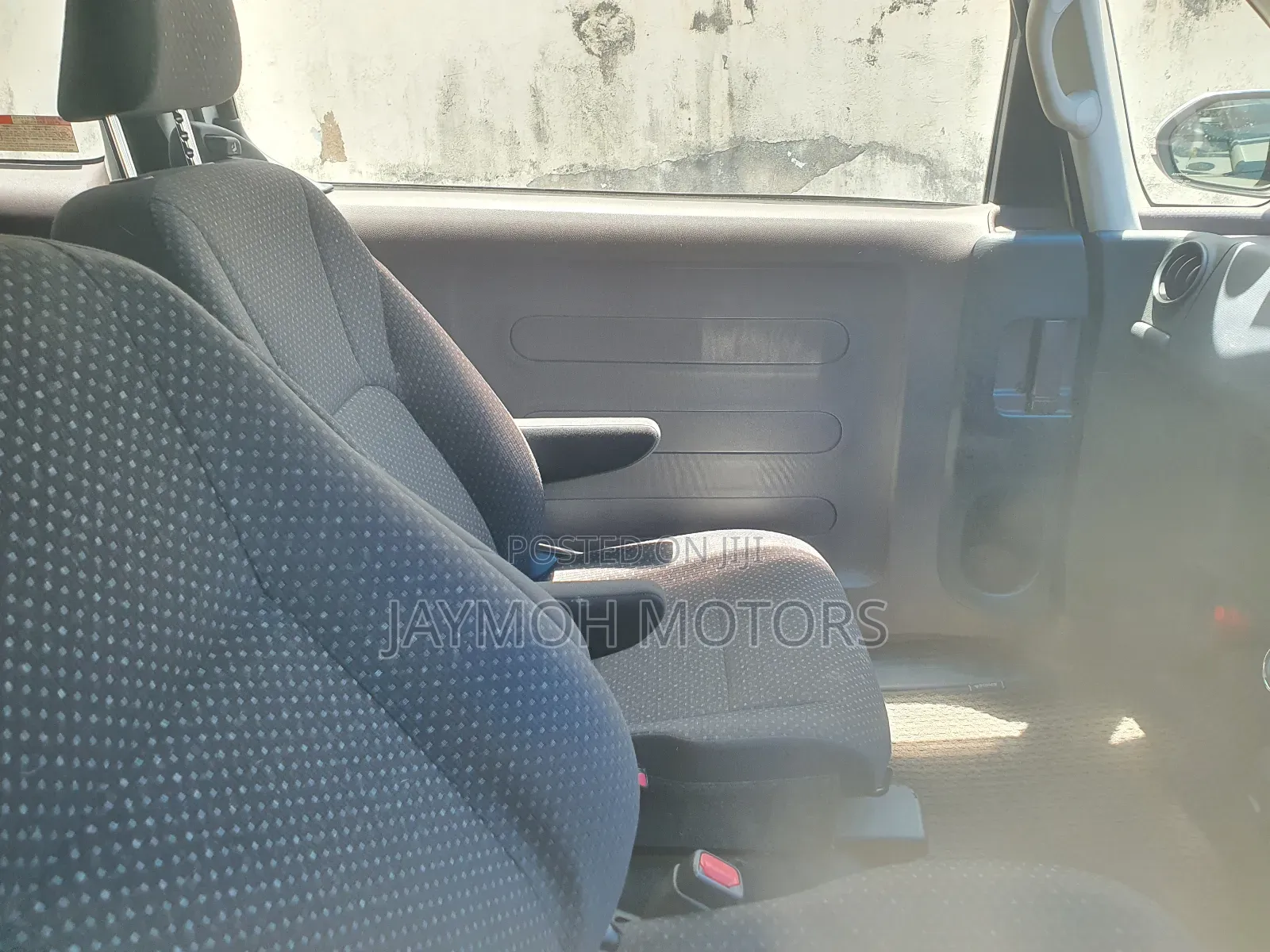 Toyota Spade 2017 Silver
