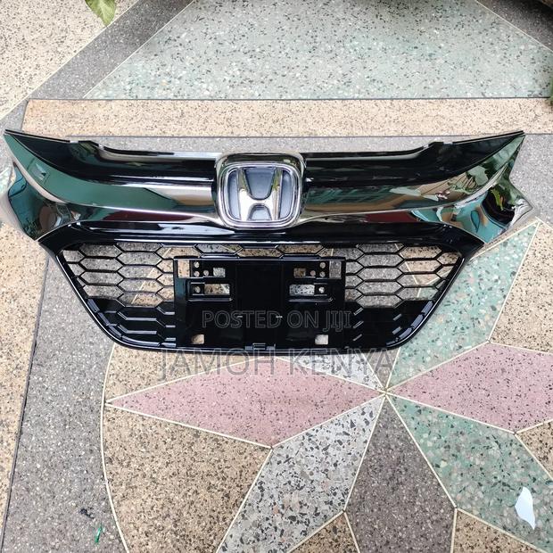 Honda Vezel Front Grill Silver Type - thumbnail 2