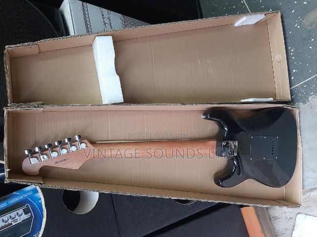 Fender Solo Guitar - thumbnail 3