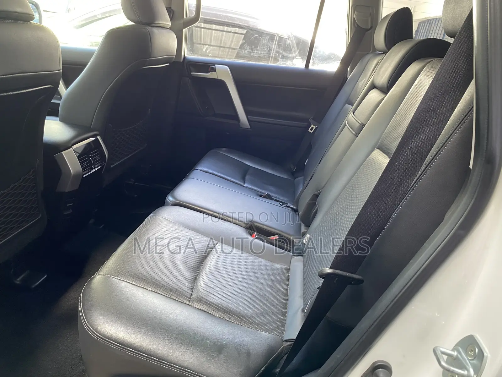 Toyota Land Cruiser Prado 2019 Pearl