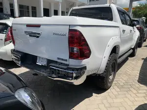 Toyota Hilux 2018 White