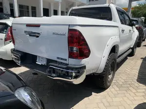 Toyota Hilux 2018 White