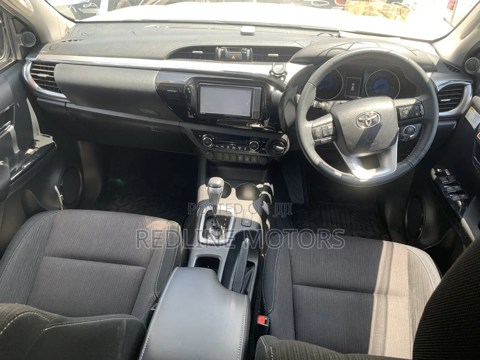Toyota Hilux 2018 White